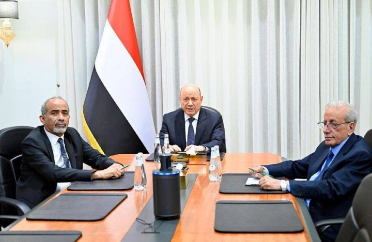 اليمن يرفض رحلات إيرانية إلى صنعاء ويحذر من عواقب وخيمة اليمن يرفض رحلات إيرانية إلى صنعاء ويحذر من عواقب وخيمة