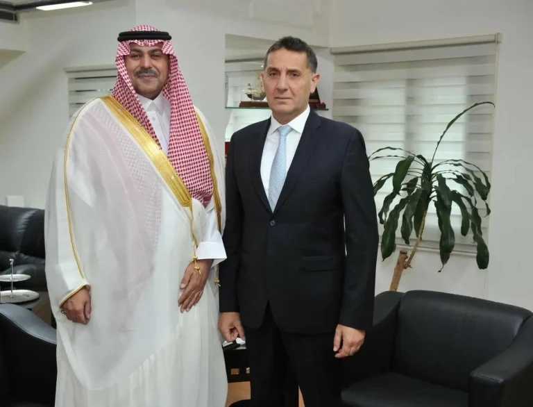 السفير السعودي في لبنان يبحث تعزيز التعاون الأمني مع قوى الأمن السفير السعودي في لبنان يبحث تعزيز التعاون الأمني مع قوى الأمن