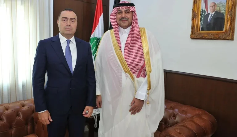 السفير السعودي في لبنان يلتقي مدير المخابرات لبحث الأمن