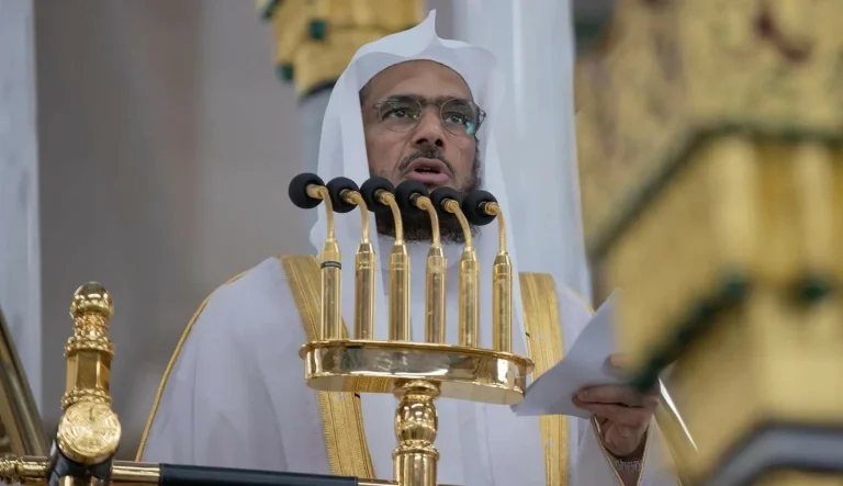 خطيب الحرم: معيّة الله للمؤمنين أفضل زاد لرحلة الحياة