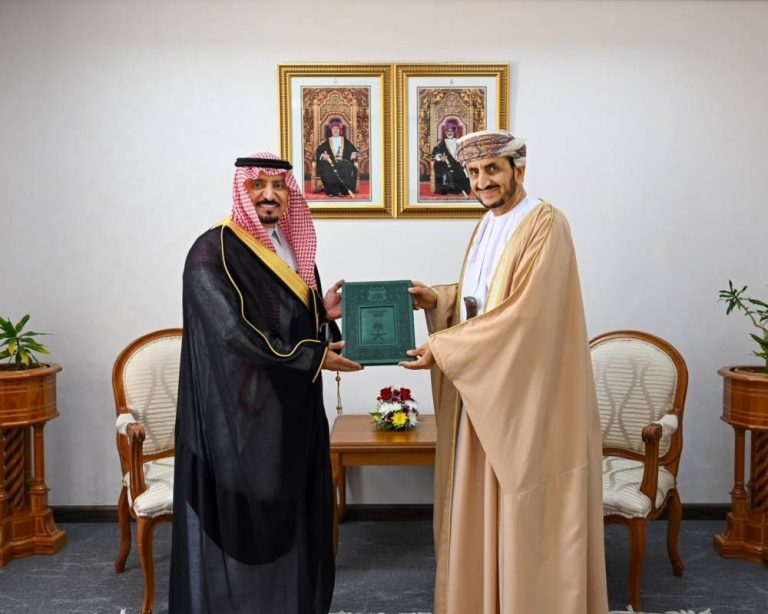 تفاصيل رسالة خطية من الأمير محمد بن سلمان لسلطان عُمان
