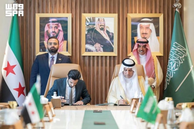 توقيع مذكرة تفاهم سعودية سورية للتعاون الإذاعي والتلفزيوني توقيع مذكرة تفاهم سعودية سورية للتعاون الإذاعي والتلفزيوني