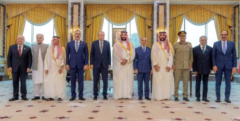 اجتماع بتركيا لتفعيل اتفاق مكة للدفاع المشترك اجتماع بتركيا لتفعيل اتفاق مكة للدفاع المشترك