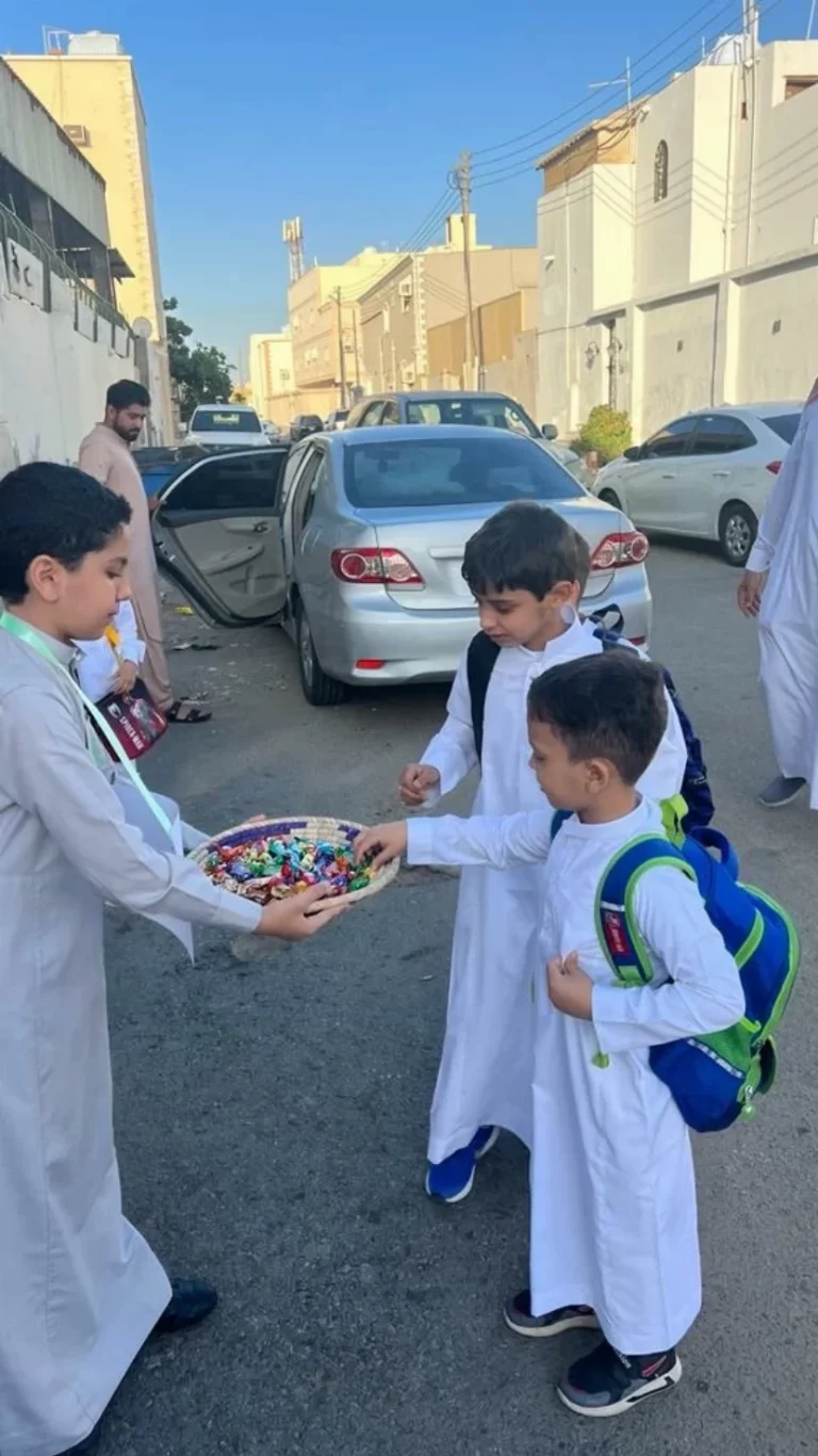 عودة الإداريين إلى المدارس الثلاثاء استعدادًا للعام الدراسي الجديد عودة الإداريين إلى المدارس