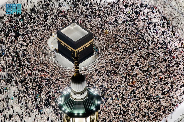 شؤون الحرمين تحدد أوقات ذروة الازدحام في صحن الطواف
