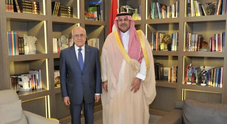 سفير خادم الحرمين الشريفين لدى لبنان يلتقي ميشال سليمان
