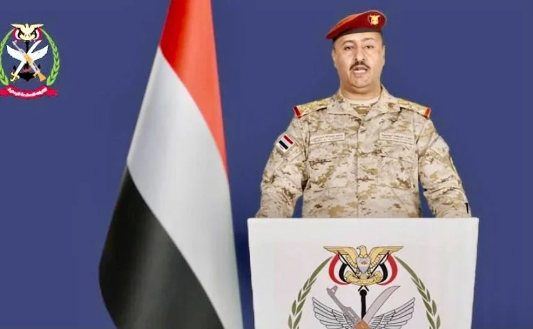 الجيش اليمني يتوعد الحوثيين بعد استهداف ميناء المخا الجيش اليمني يتوعد الحوثيين بعد استهداف ميناء المخا