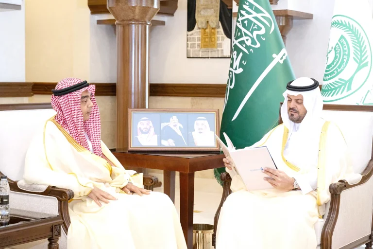 نائب أمير مكة يطّلع على مشاريع التنمية والتمويل بالمنطقة نائب أمير مكة يطّلع على مشاريع التنمية والتمويل بالمنطقة