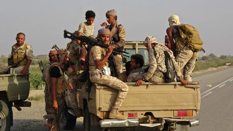 الجيش اليمني يستهدف تجمعات الحوثيين في الجوف ومأرب الجيش اليمني يستهدف تجمعات الحوثيين في الجوف ومأرب