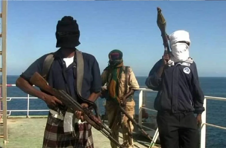قراصنة صوماليون يستولون على سفينة شحن قبالة الصومال