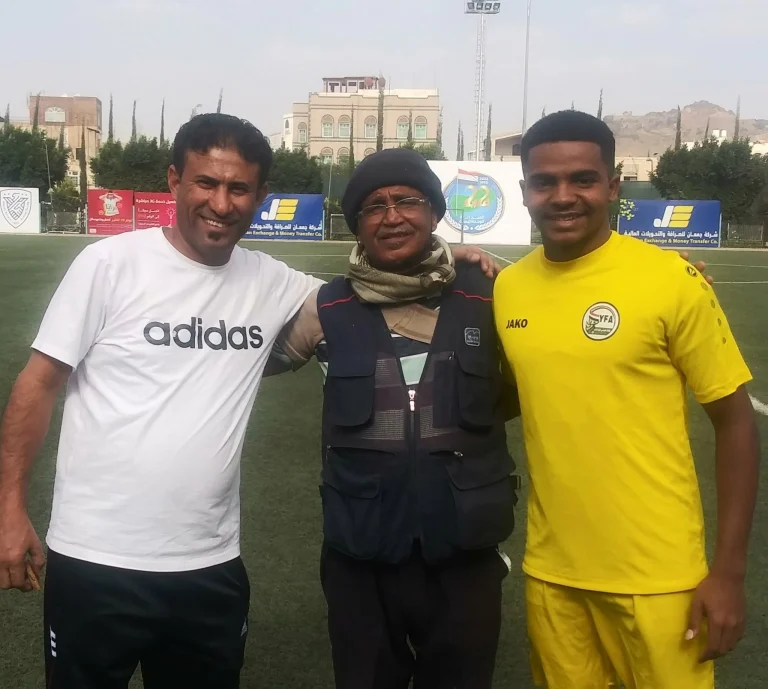 مليشيا الحوثي تمنع دفن جثمان المصور علي شاهر في صنعاء مليشيا الحوثي تمنع دفن جثمان المصور علي شاهر في صنعاء
