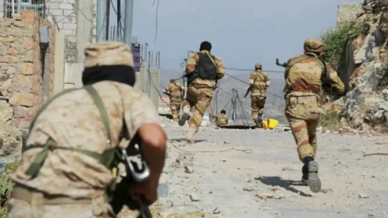 الجيش اليمني يشن هجمات على مواقع الحوثيين في الجوف