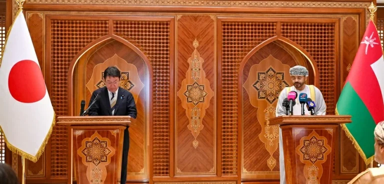 مضيق هرمز.. عُمان واليابان تؤكدان أهمية أمن الملاحة