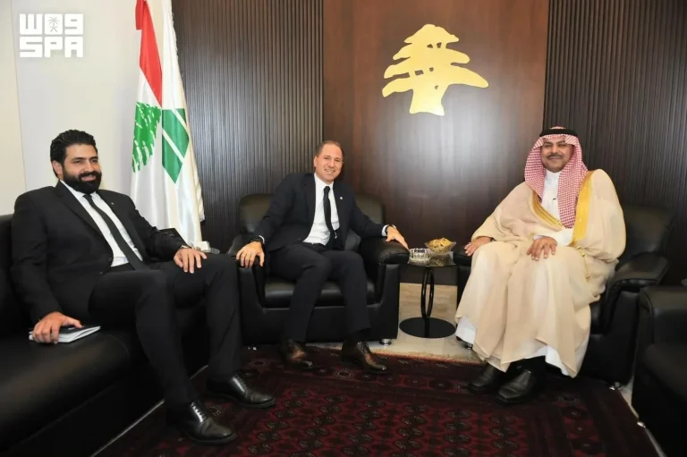 السفير فهد بن عبدالرحمن الدوسري يلتقي سامي الجميل