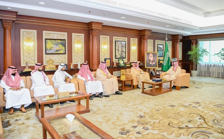 نائب أمير جازان يتسلم تقرير جمعية طب حديثي الولادة نائب أمير جازان يتسلم تقرير جمعية طب حديثي الولادة