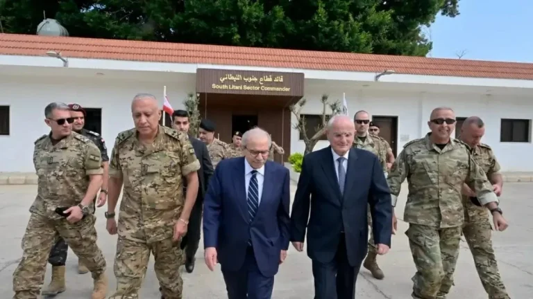 رئيس وزراء لبنان يؤكد التصميم على تجريد حزب الله من سلاحه