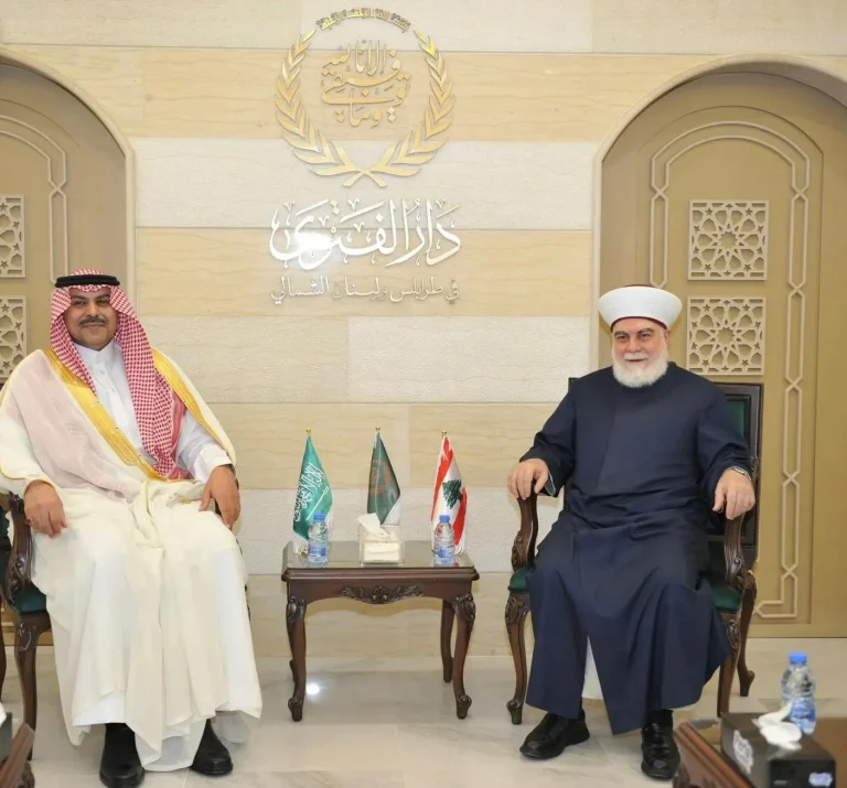 فهد بن عبدالرحمن الدوسري يزور مفتي طرابلس والشمال