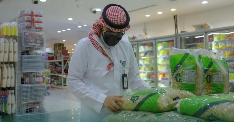 بلدية رفحاء تغلق 6 منشآت وتنفذ 516 جولة رقابية