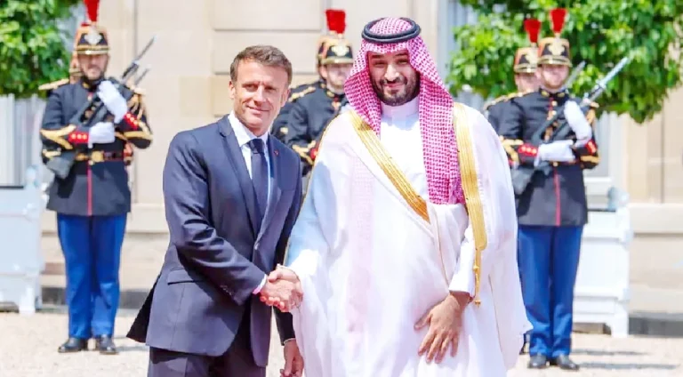 تفاصيل زيارة محمد بن سلمان لفرنسا ومباحثاته مع ماكرون تفاصيل زيارة محمد بن سلمان لفرنسا ومباحثاته مع ماكرون