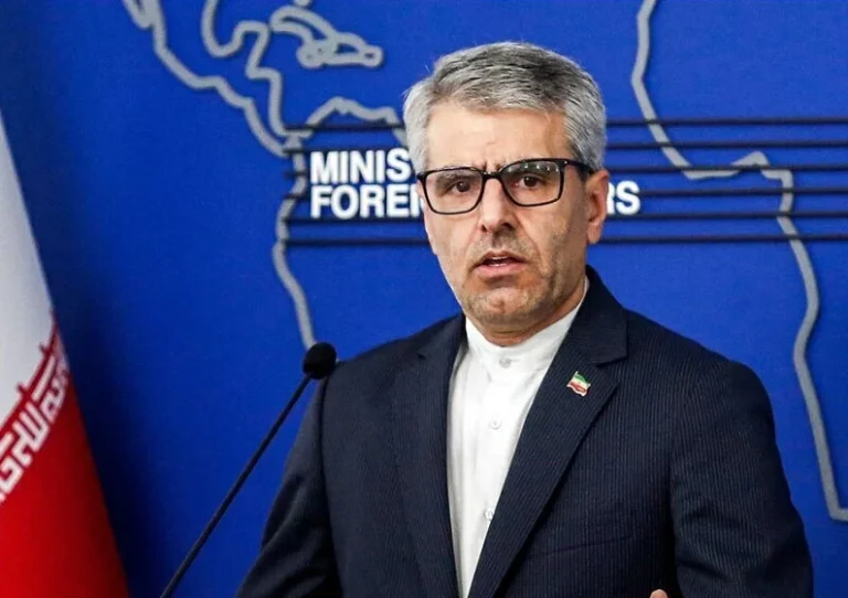 إيران تعلن طرد دبلوماسيين فرنسيين وتمنعهما من العودة إيران تعلن طرد دبلوماسيين فرنسيين وتمنعهما من العودة
