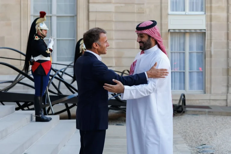 ماكرون: زيارة ولي العهد محطة مهمة في العلاقات السعودية الفرنسية