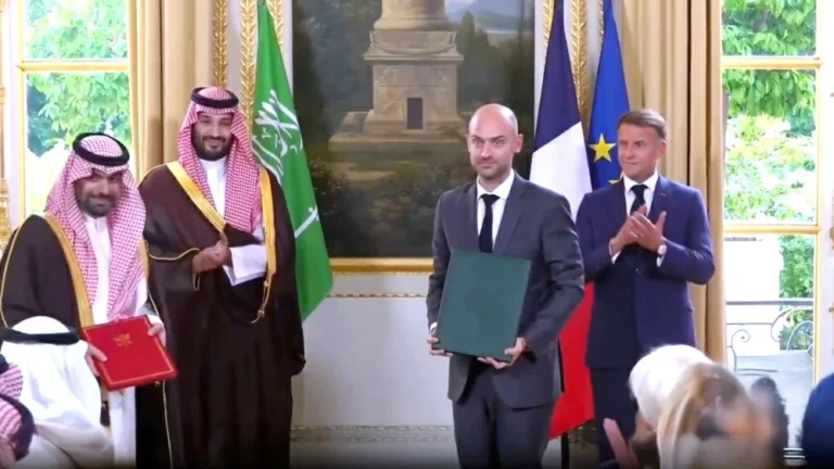 اتفاقيات سعودية فرنسية بمليارات الدولارات في الطاقة والصناعة اتفاقيات سعودية فرنسية بمليارات الدولارات في الطاقة والصناعة