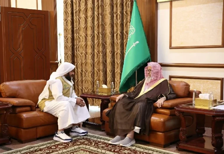 مفتي المملكة يستقبل رئيس جمعية إكرام لبنك الطعام
