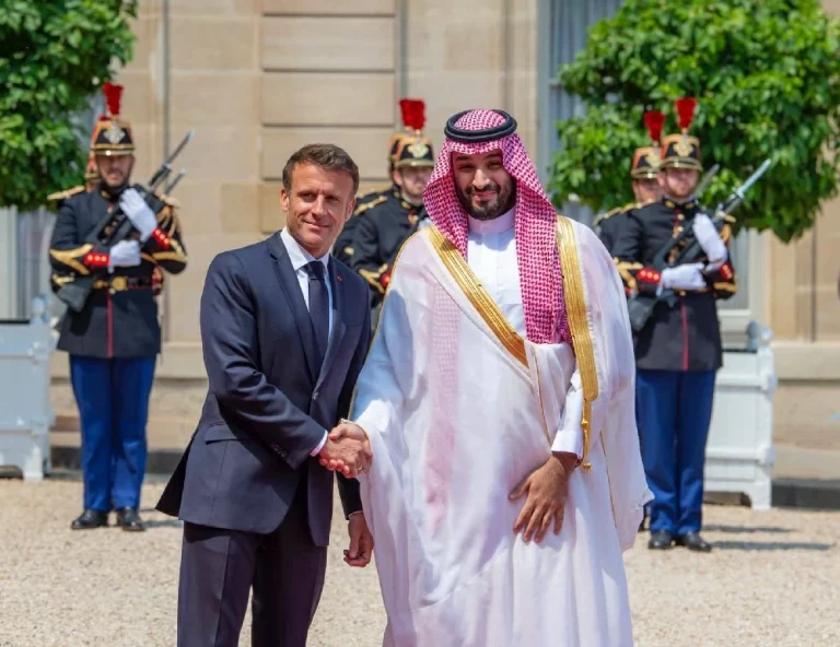 تفاصيل زيارة ولي العهد إلى فرنسا وأبعادها البروتوكولية تفاصيل زيارة ولي العهد إلى فرنسا وأبعادها البروتوكولية