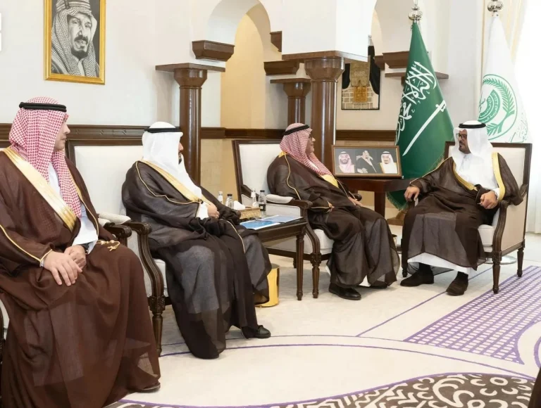 نائب أمير مكة يستقبل رئيس المركز الوطني للأرصاد