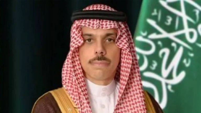 فيصل بن فرحان يبحث خفض التوترات الإقليمية مع قطر وتركيا
