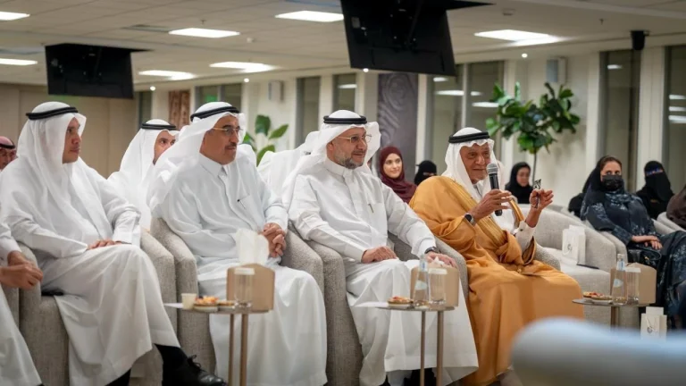 تركي الفيصل يدعو لوضع ضوابط تحكم الذكاء الاصطناعي تركي الفيصل يدعو لوضع ضوابط تحكم الذكاء الاصطناعي