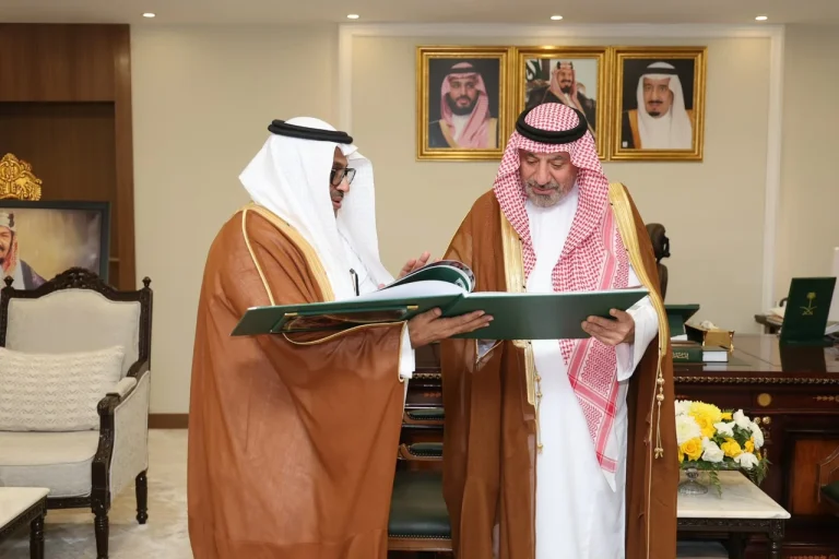 أمير نجران يطّلع على تقرير مهرجان صيف نجران 2026 أمير نجران يطّلع على تقرير مهرجان صيف نجران 2026