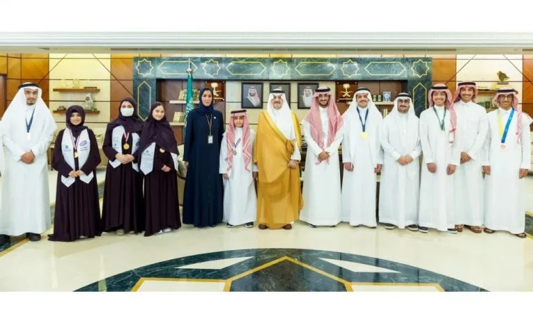 أمير الشرقية يستقبل الطلاب الحاصلين على جوائز دولية أمير الشرقية يستقبل الطلاب الحاصلين على جوائز دولية