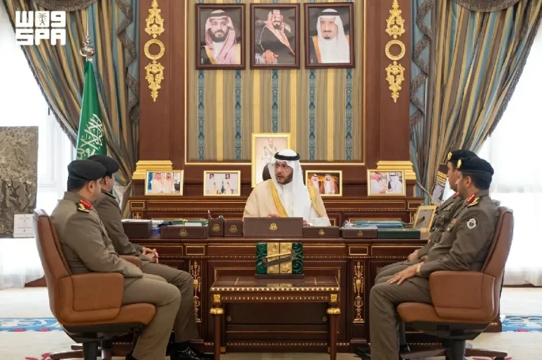 نائب أمير المدينة المنورة يستعرض الخطط الأمنية والمرورية