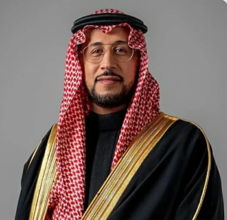 نائب أمير عسير يستعرض جهود البريد السعودي بالمنطقة نائب أمير عسير يستعرض جهود البريد السعودي بالمنطقة