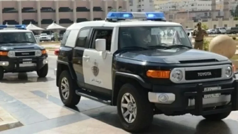 دوريات الأمن في نجران تضبط مخالفاً يمارس التسول