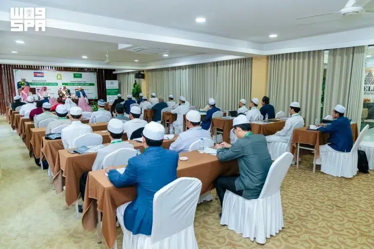الشؤون الإسلامية تطلق دورة تأهيل خطباء كمبوديا الشؤون الإسلامية تطلق دورة تأهيل خطباء كمبوديا