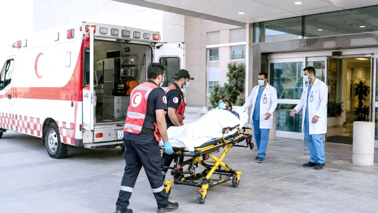 المجلس الصحي السعودي يلزم المستشفيات بقبول حالات الجلطات القلبية المجلس الصحي السعودي يلزم المستشفيات بقبول حالات الجلطات القلبية