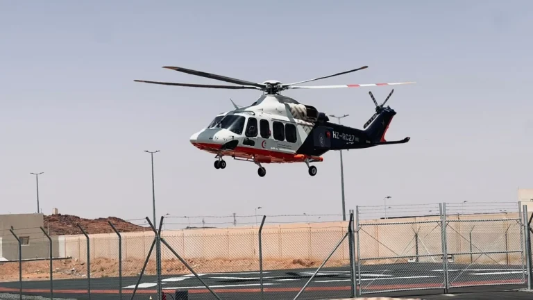 الإسعاف الجوي ينقل معتمراً سورياً لمستشفى بحائل الإسعاف الجوي ينقل معتمراً سورياً لمستشفى بحائل