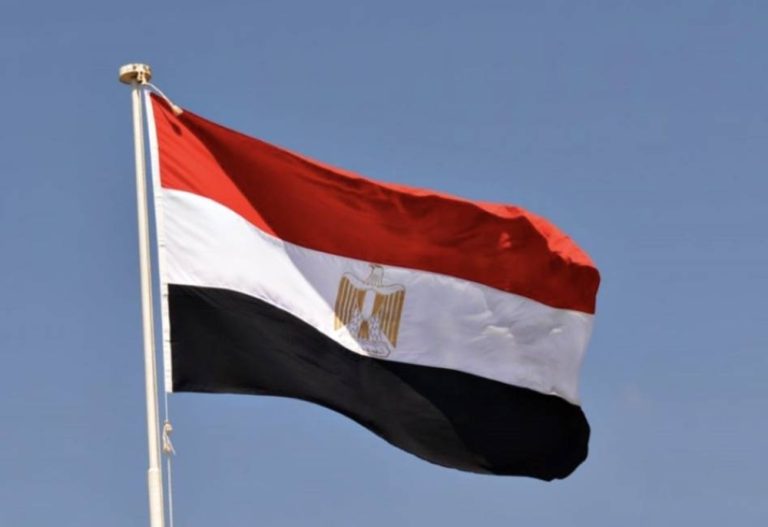 مصر تدين الهجمات الإرهابية التي استهدفت مدناً سعودية مصر تدين الهجمات الإرهابية التي استهدفت مدناً سعودية