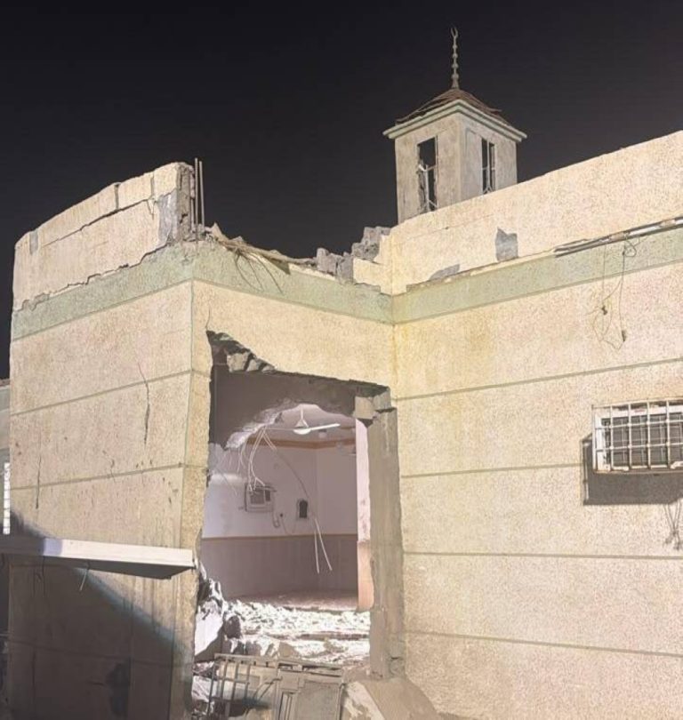 استهداف مسجد جازان: جريمة حرب والرد السعودي حازم استهداف مسجد جازان: جريمة حرب والرد السعودي حازم