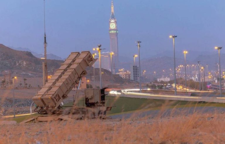 إشادة دولية بكفاءة الدفاع الجوي السعودي بعد اعتراض مسيرة إشادة دولية بكفاءة الدفاع الجوي السعودي بعد اعتراض مسيرة