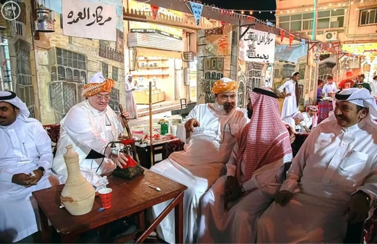 موافقة على تشكيل لجنة لتطوير خدمات العمد في الأحياء موافقة على تشكيل لجنة لتطوير خدمات العمد في الأحياء