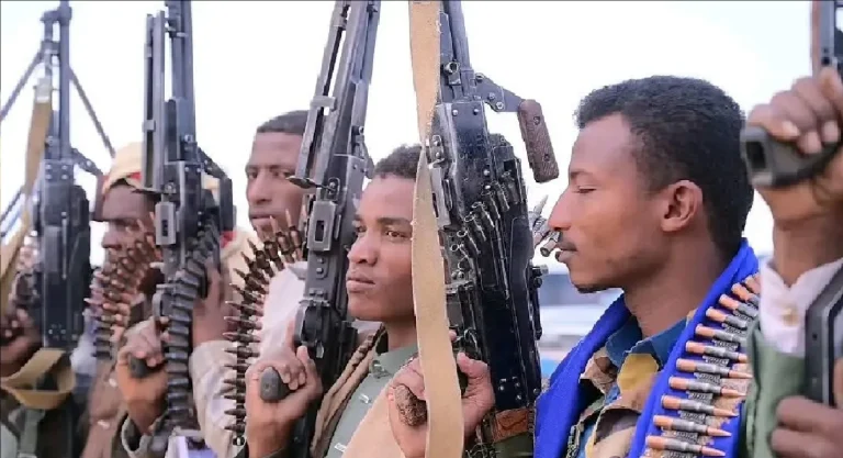 محور تعز يكشف تفاصيل تجنيد الأفارقة في صفوف الحوثيين