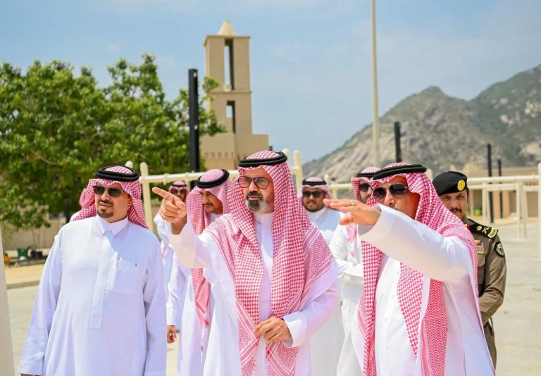 نائب أمير جازان يتفقد مشروع تطوير مطل محافظة العارضة نائب أمير جازان يتفقد مشروع تطوير مطل محافظة العارضة