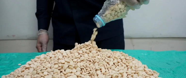 المنافذ الجمركية تحبط تهريب 1075 حالة ضبط للممنوعات