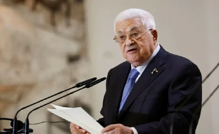 رئيس دولة فلسطين يدين الاعتداءات على السعودية ويؤكد تضامنه رئيس دولة فلسطين يدين الاعتداءات على السعودية ويؤكد تضامنه