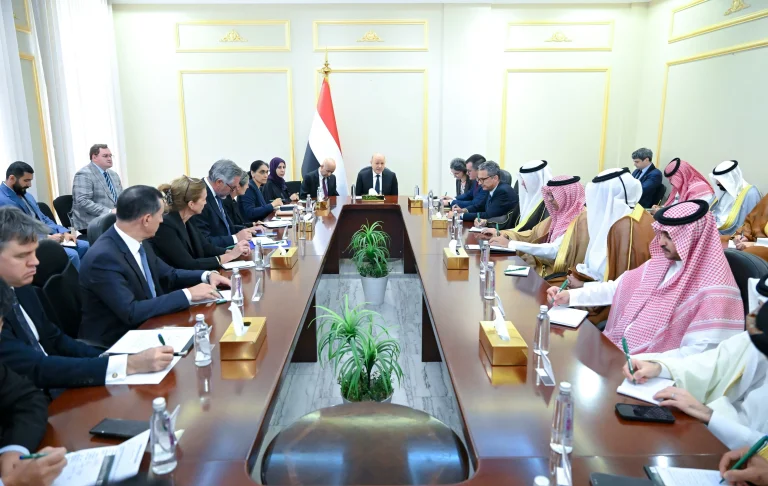 رشاد العليمي يطالب بمراجعة مقاربة الأزمة اليمنية رشاد العليمي يطالب بمراجعة مقاربة الأزمة اليمنية