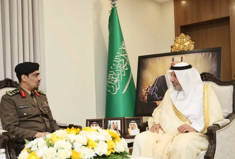 أمير نجران يلتقي مدير مكافحة المخدرات بنجران الجديد أمير نجران يلتقي مدير مكافحة المخدرات بنجران الجديد