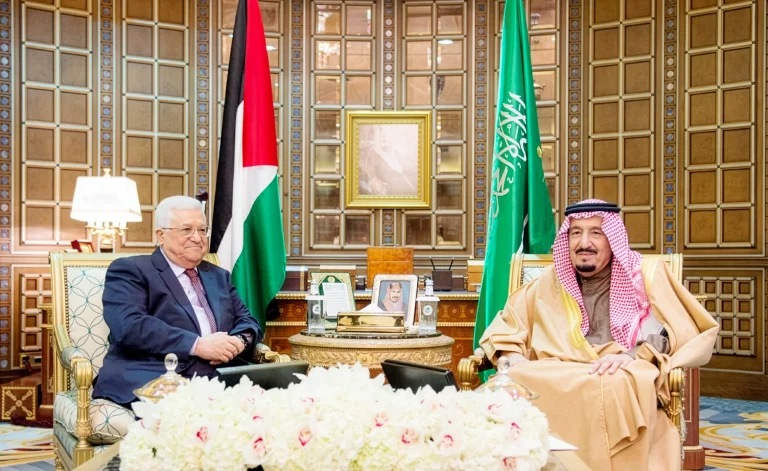 جهود سعودية دولية لتنفيذ حل الدولتين في عهد الملك سلمان